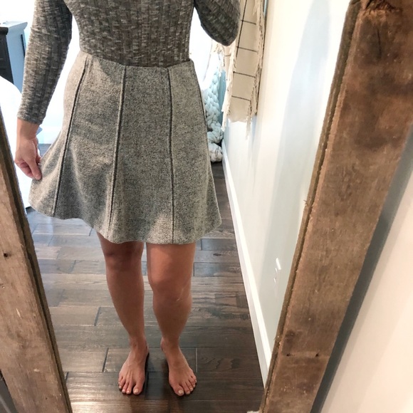 LOFT small petite grey flouncy career skirt - Picture 2 of 3